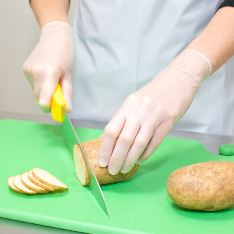 VALUGARDS MEDIUM POWDERED VINYL GLOVES